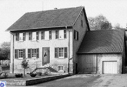 Bild vom ehemaligen Schulhaus in Haag