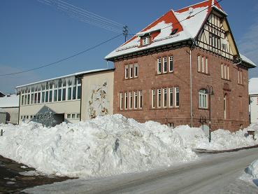 Bild vom ehemaligen Schulhaus in Schwanheim