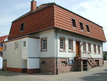 Bild vom ehemaligen Rathaus in Moosbrunn